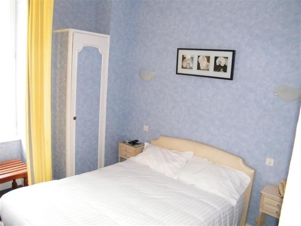 Hotel Balzac Fougères Esterno foto
