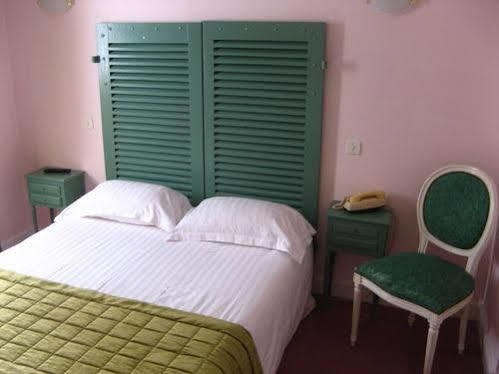 Hotel Balzac Fougères Esterno foto