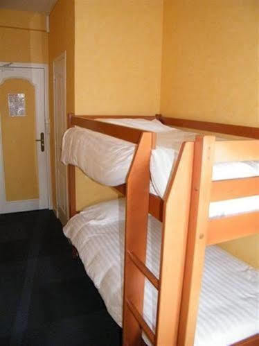Hotel Balzac Fougères Esterno foto