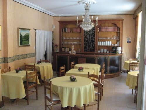 Hotel Balzac Fougères Esterno foto